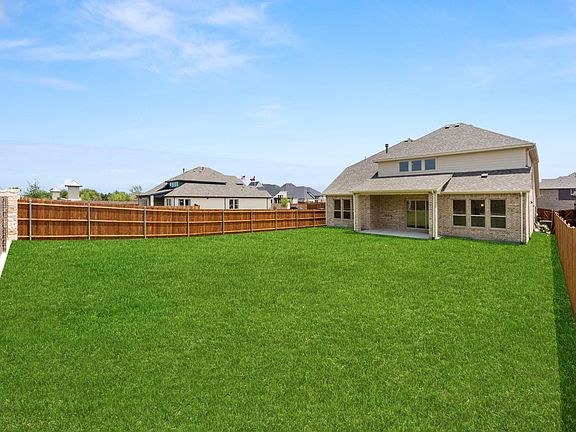 3rd image of 353 Elk Dr