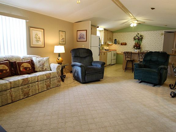 LARGE OPEN FLOOR PLAN