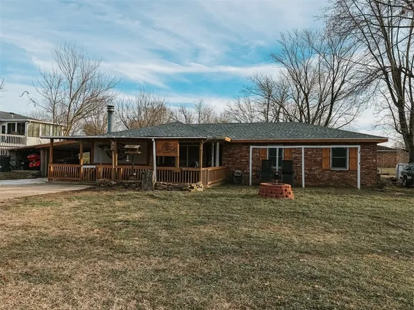 1203 E College Ave, Berryville, AR 72616