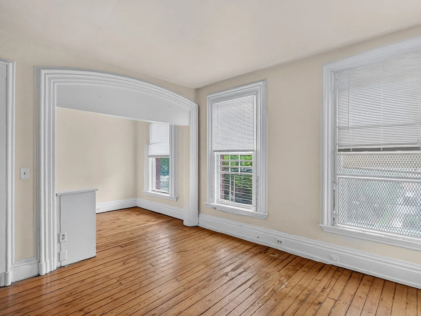 42 Trumbull Street — Photo 2