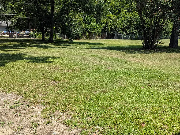 860 Morningside Dr — Photo 7