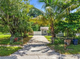 262 Palmacea Rd, Fort Myers, FL 33905