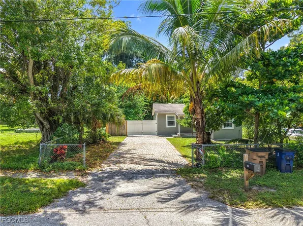 262 Palmacea Rd, Fort Myers, FL 33905