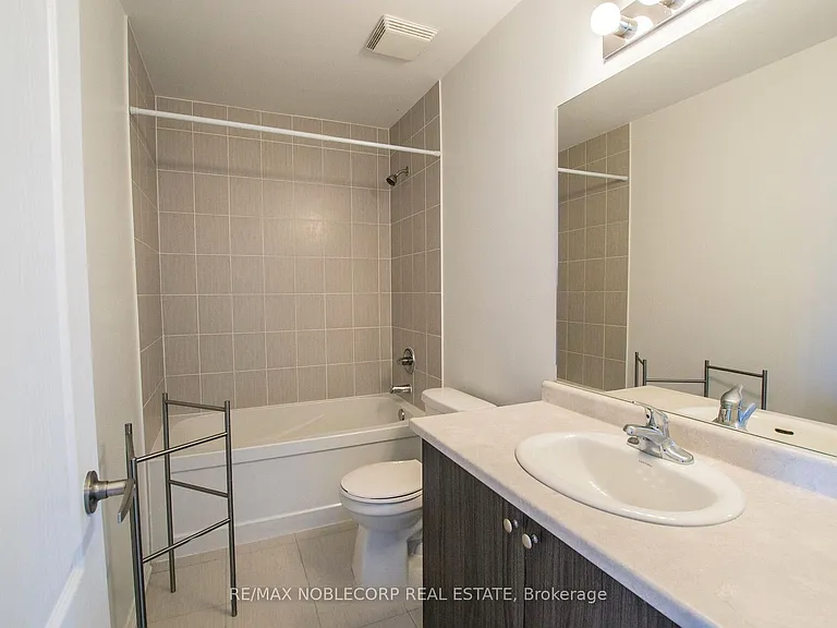 1287 Coleman Cres — Photo 17