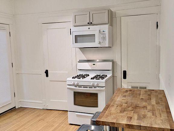 2nd image of 951 N Kedzie Ave #2