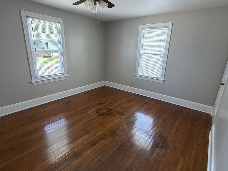 406 Maple St — Photo 8
