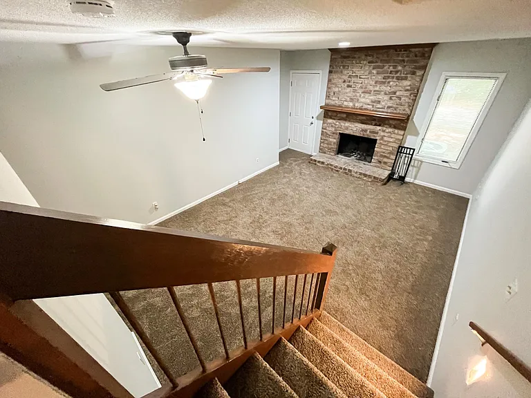 193 Kinloch Ct — Photo 38