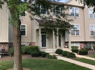 967 Ellsworth Dr, Grayslake, IL 60030
