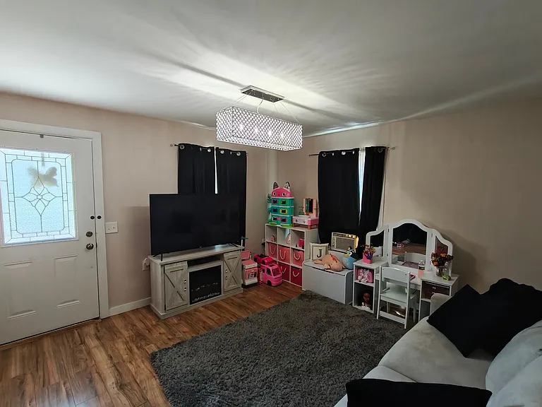 296 Hillside Ave — Photo 6