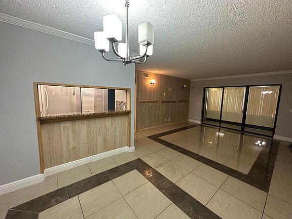 4th image of 610 Sea Pine Way #D1