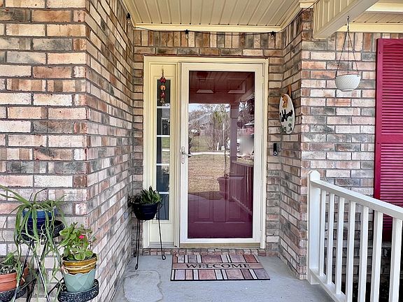 4th image of 932 Cannock Street