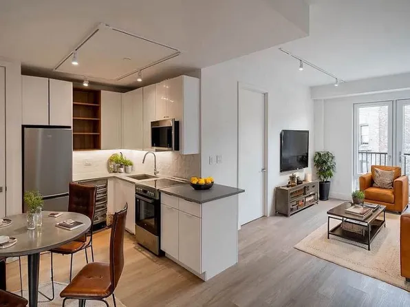 1476 Flatbush Avenue image 1 of 10