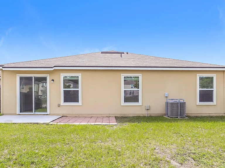 2067 Tyson Lake Dr — Photo 16