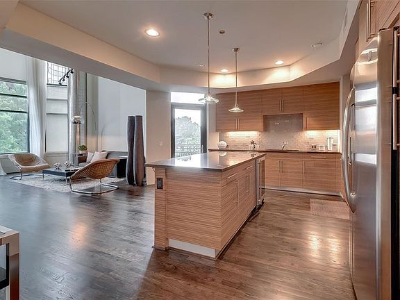 2nd image of 5005 Hidalgo St Unit 412