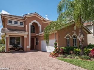 1637 Birdie Dr, Naples, FL 34120