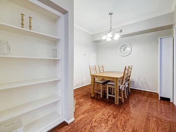 5th image of 2255 Braeswood Park Dr APT 228