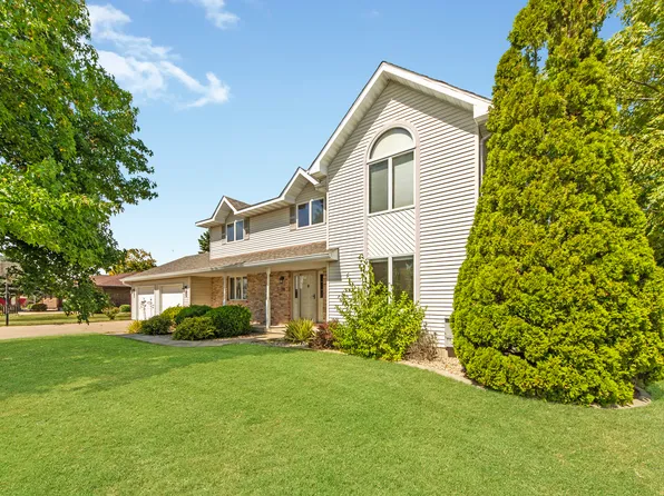 718 Claire St, Minonk, IL 61760