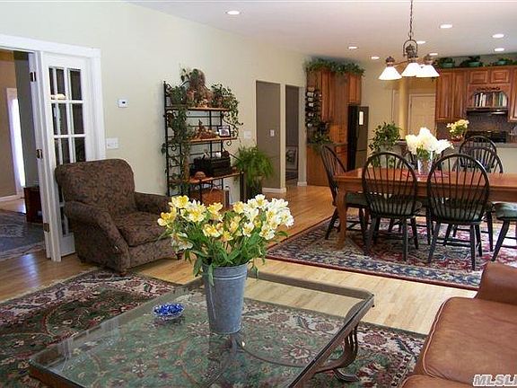 5th image of 23 Old Orchard Way