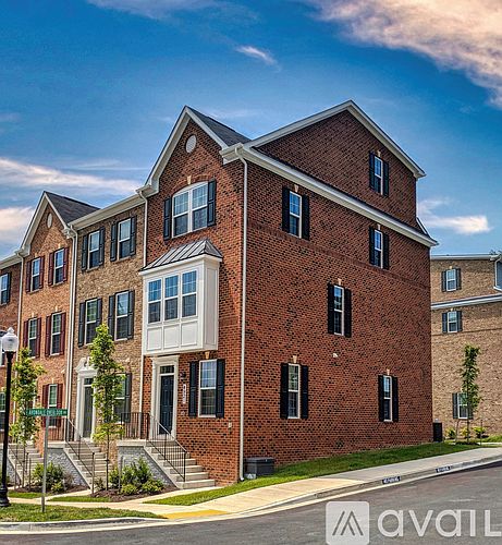 1st image of 4921 Crest View Dr #4921