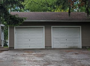 16 Guildhall Rd, Rochester, NY 14623