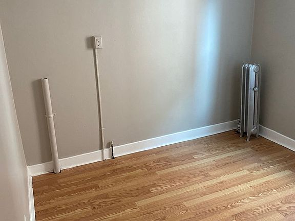 5th image of 532 Breck St Floor 1