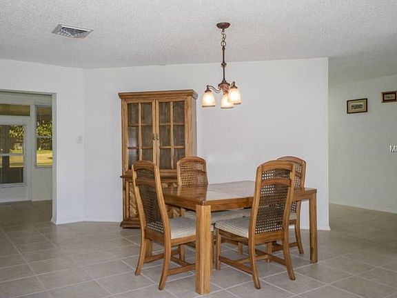 5th image of 907 E Shannon Ct