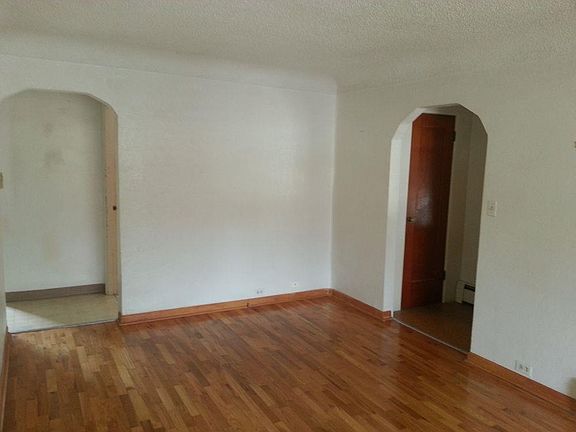 3rd image of 1044 Lincoln Ave