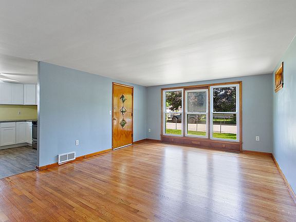 3rd image of 265 S Euclid Ave