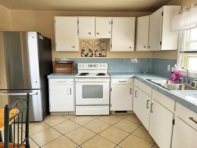 Listing photo 5