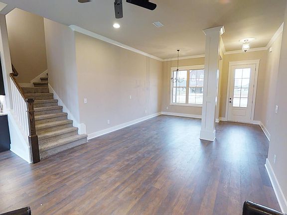 2nd image of 1407 Alamo Ave