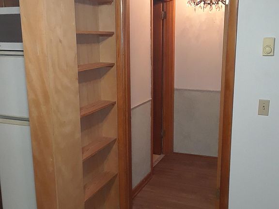 4th image of 2117 19th Ave S #B