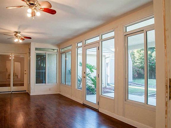 3rd image of 1918 E Evergreen Ct
