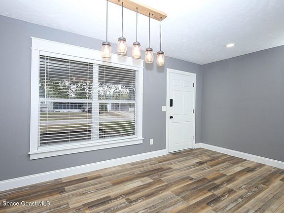 4th image of 4715 Key Largo Dr W