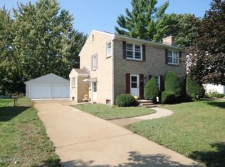 1535 Rosewood Ave SE, Grand Rapids, MI