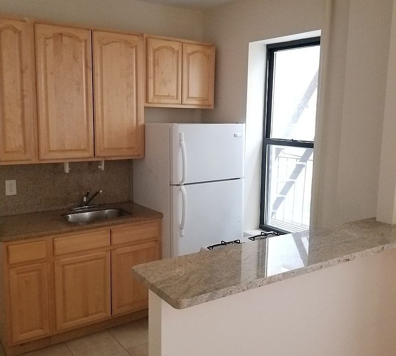 1st image of 3167 37th St