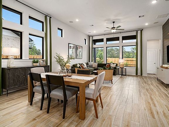 The Genoa - Dining Room