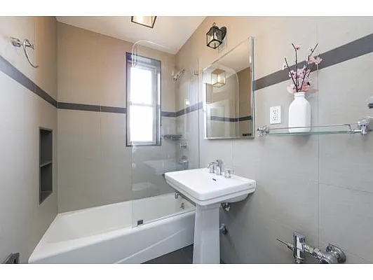 Sold by Dorsa Group | media 33