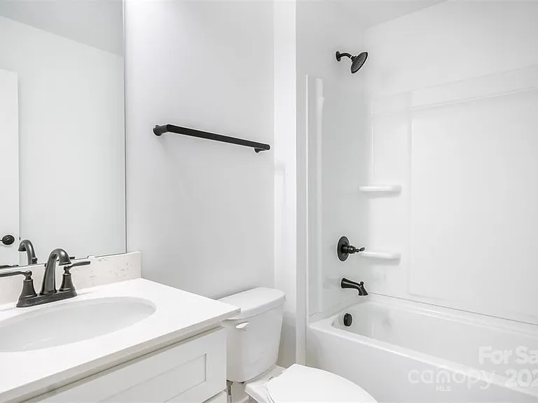 259 Patterson Ave SE — Photo 8