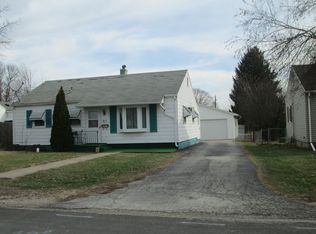813 N 1st St, Monmouth, IL 61462