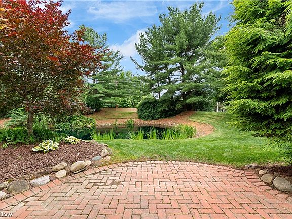 3rd image of 1935 Brookwood Dr