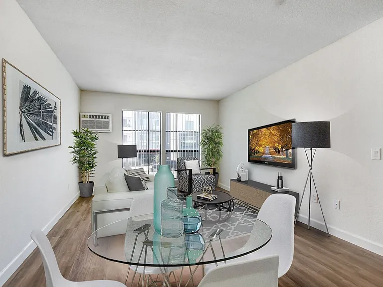 Garden Green Apartments — Photo 2