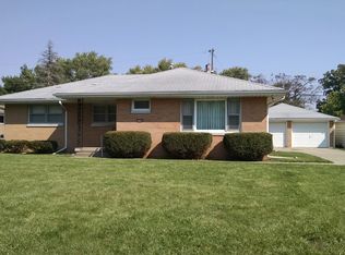 1208 Thomas Dr, Champaign, IL 61821