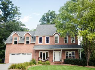 240 Country Run Cir, Powell, TN 37849