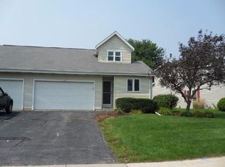 1420 Vogt Dr, West Bend, WI 53095