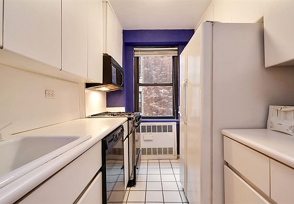 3rd image of 399 E 72nd St APT 5B