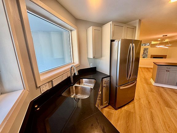 5th image of 9039 NE Juanita Dr APT 305