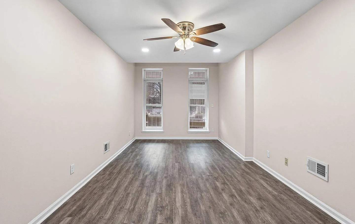 1 bed, 900 sqft, $1,650 — Photo 2