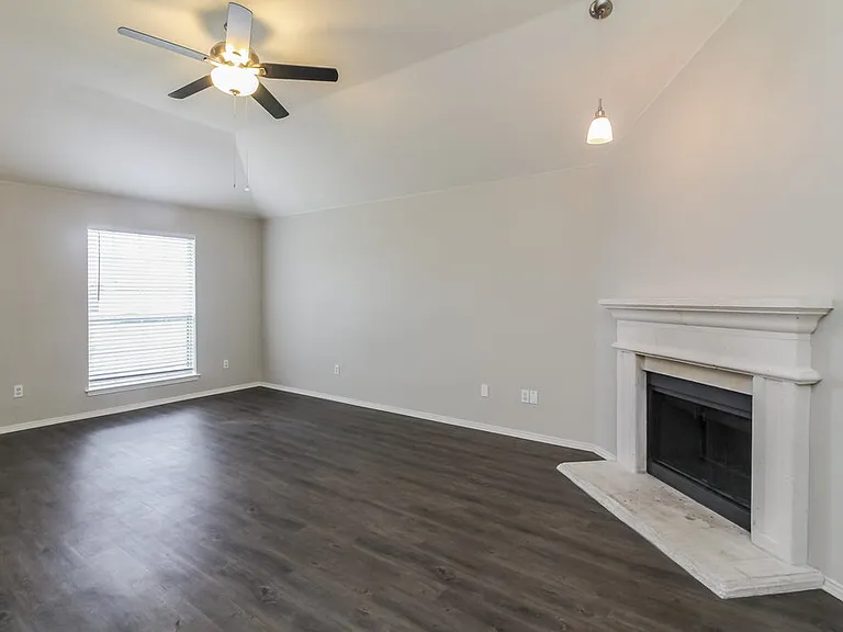2841 Saint Croix Ave — Photo 5