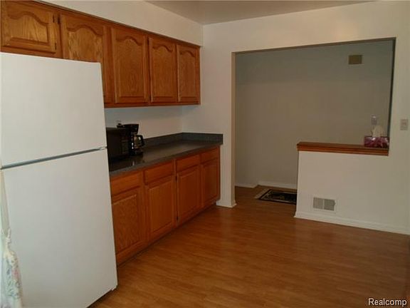 4th image of 31674 Joann Dr