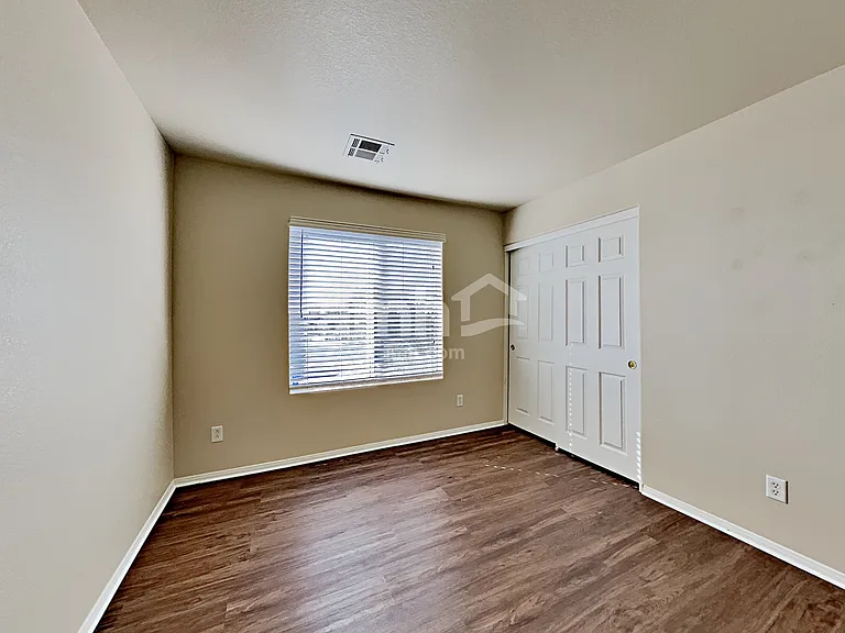 520 Moses Lake Ct — Photo 16